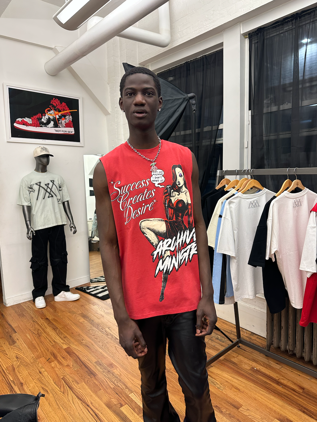 ARCHIVE MINISTRY DESIRE CUTOFF TEE - RED